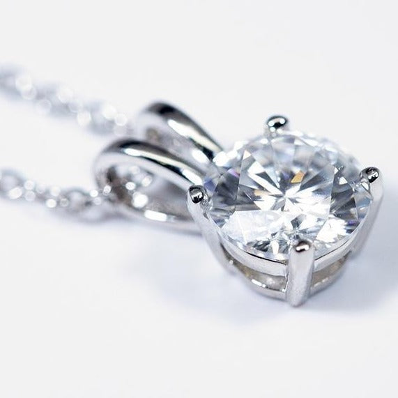 Moissanite Pendant Necklace (1 Carat Total Weight)